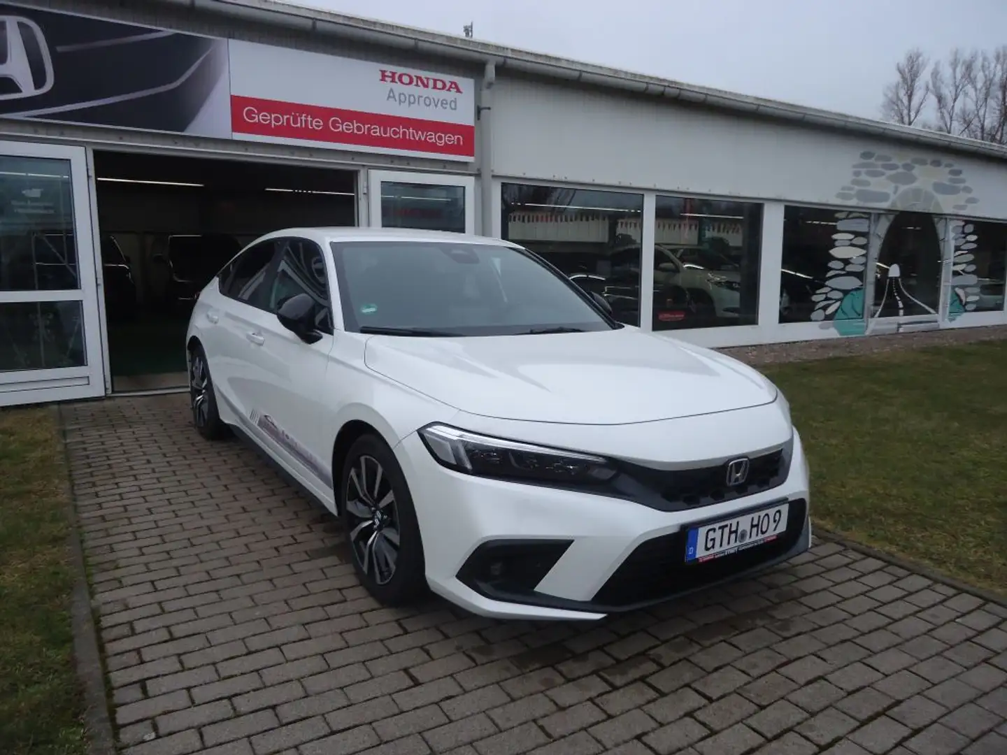 Honda Civic e:HEV 2.0 i-MMD Hybrid Sport Beyaz - 2