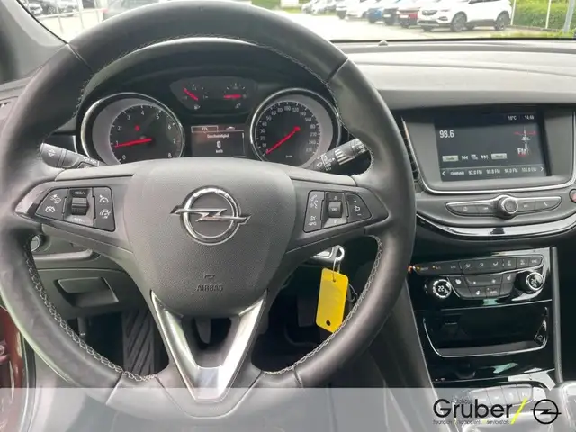 Opel Astra view 8