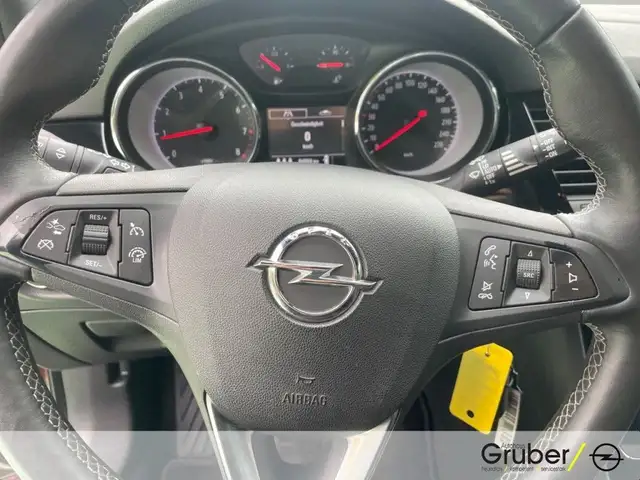 Opel Astra view 12