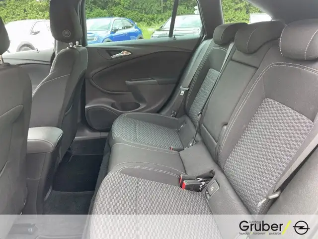 Opel Astra view 10