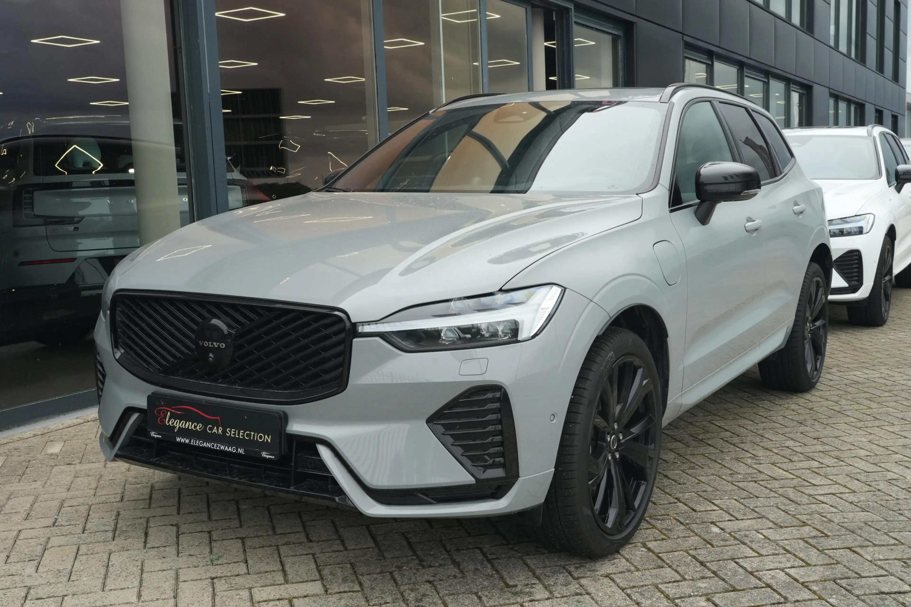 Volvo XC60 2.0 T8 FACELIFT Plug-in hybrid AWD Ultra Black Edi