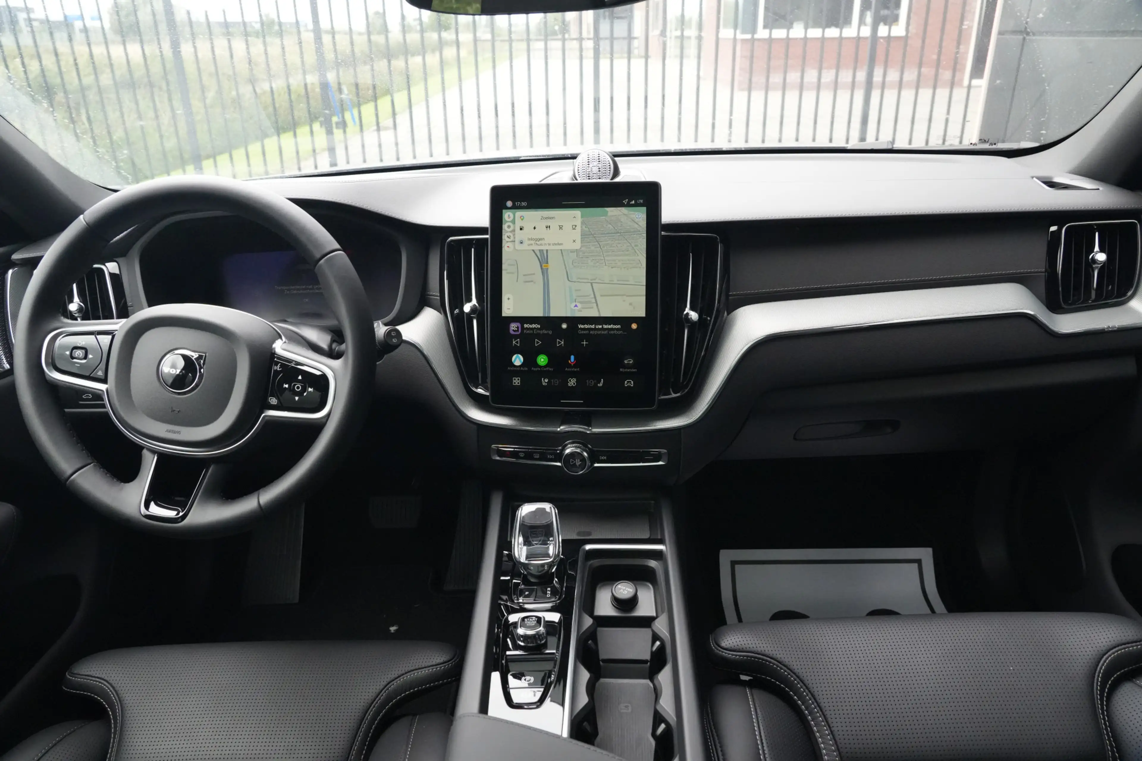 Volvo XC60 2.0 T8 FACELIFT Plug-in hybrid AWD Ultra Black Edi — photo 3