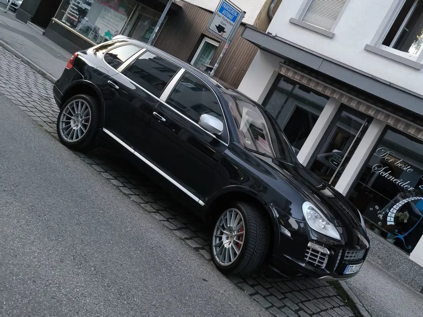 Porsche Cayenne Turbo S 4,8 V8 550 PS Schwarz - 2