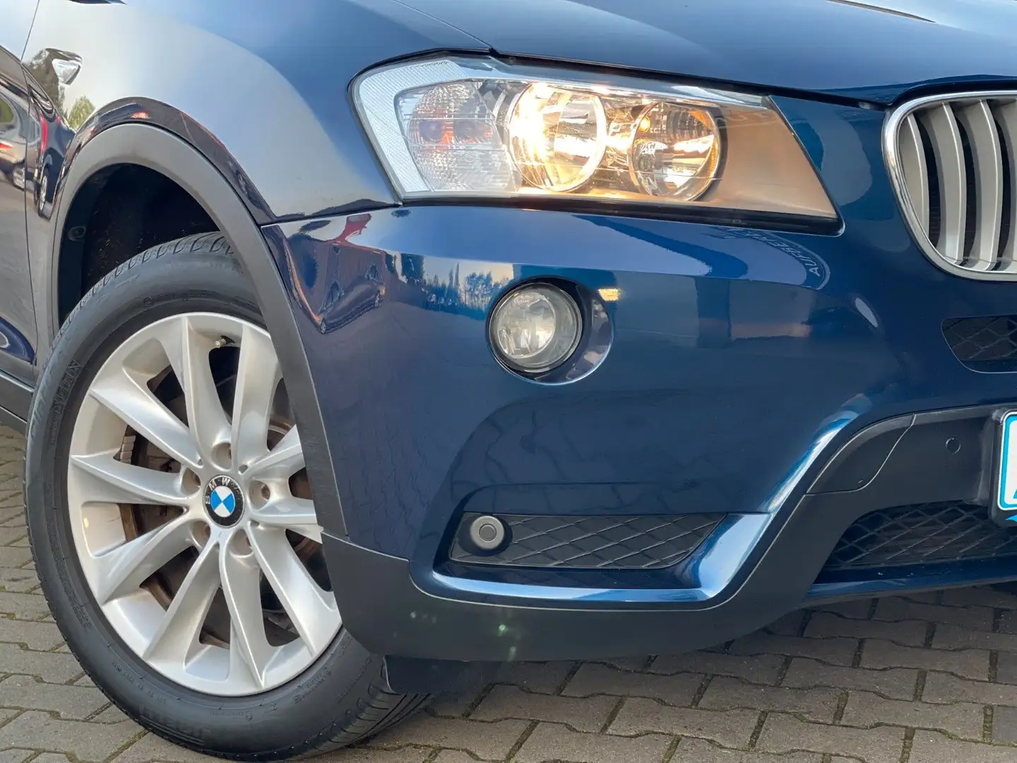 BMW X3 xDrive30d-Panorama-1.Hand-18"LM-Standheizung Bleu - 2