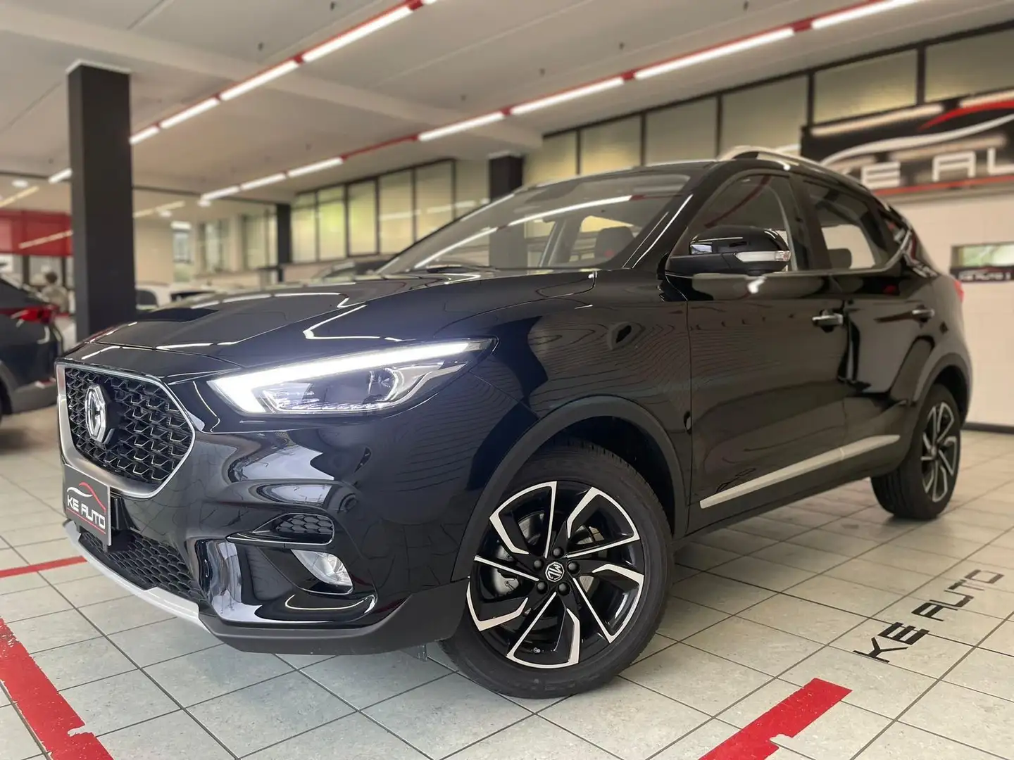 MG ZS 1.5 Luxury Schwarz - 1