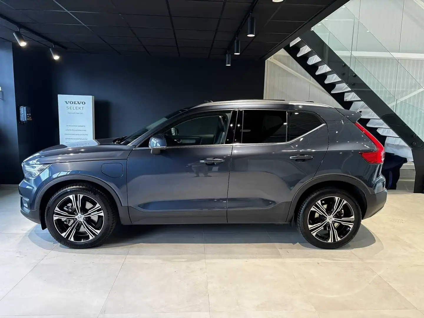 Volvo XC40 Inscription, T5 plug-in hybrid Blauw - 2