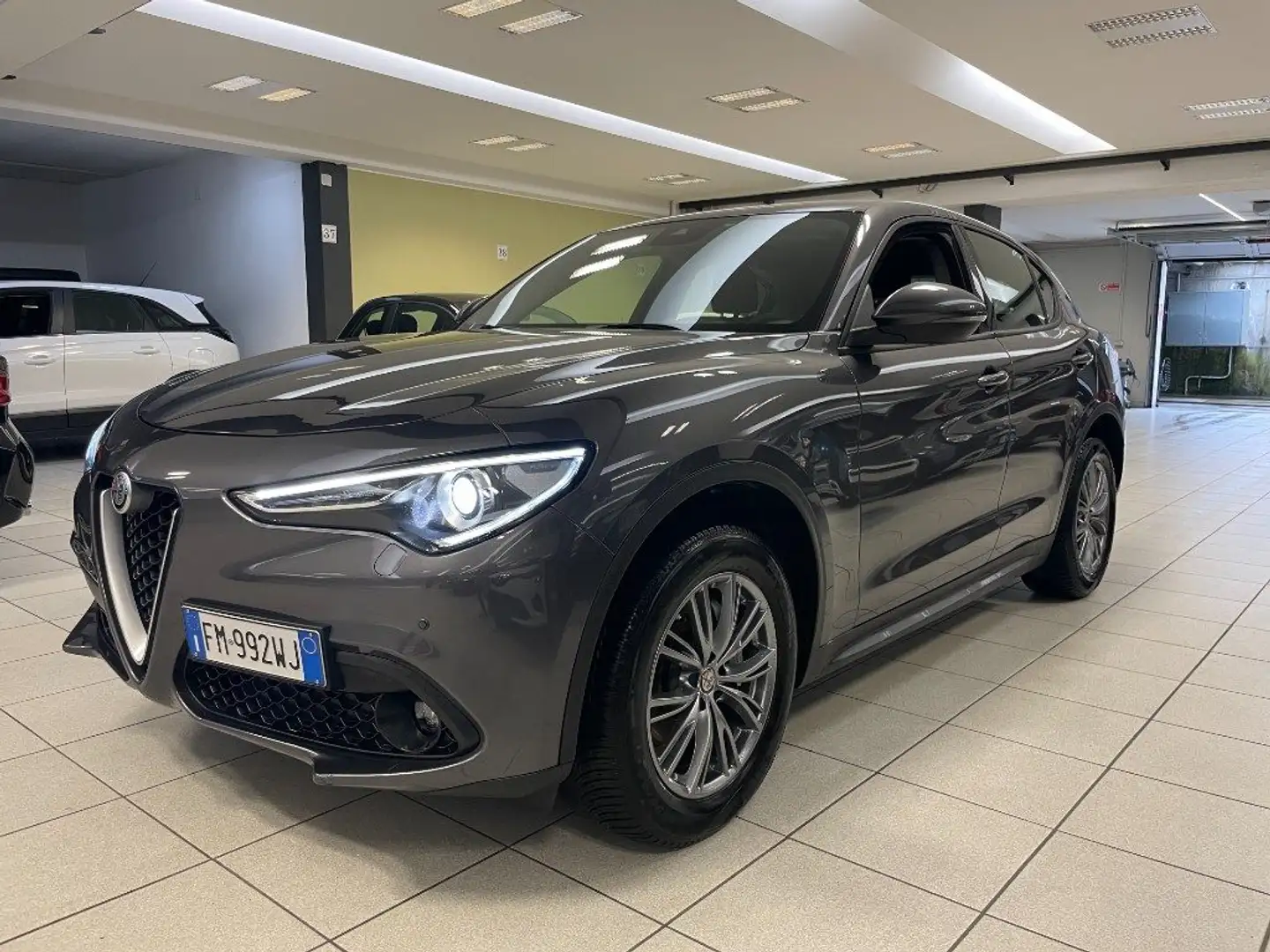 Alfa Romeo Stelvio 2.2 Turbodiesel 210 CV AT8 Q4 Business Šedá - 1
