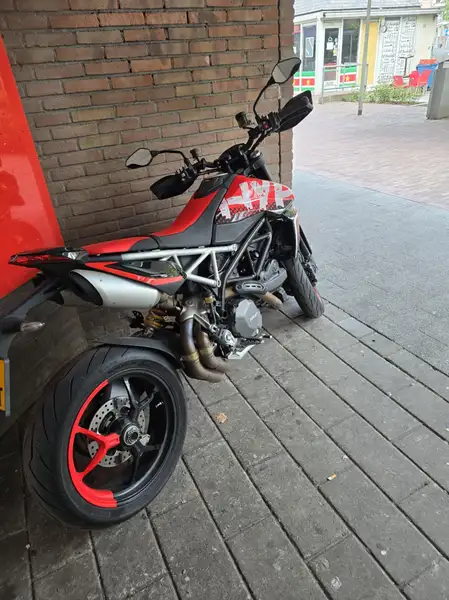 Ducati Hypermotard 950 - foto 4