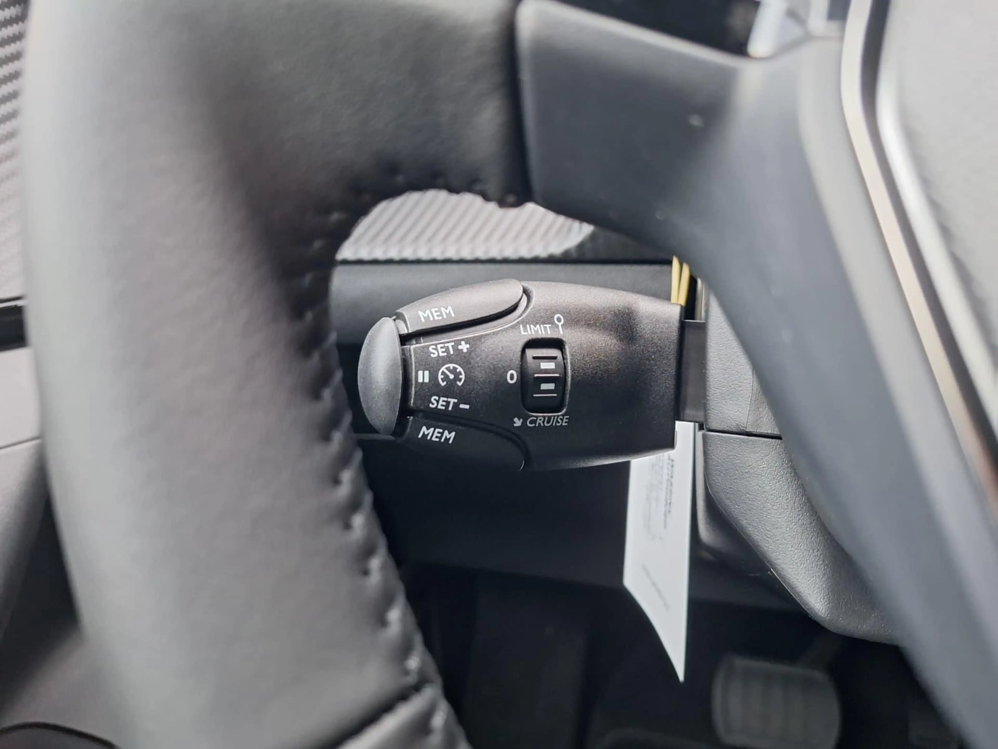 Peugeot e-2008 EV Allure Avantage 54 kWh — photo 10