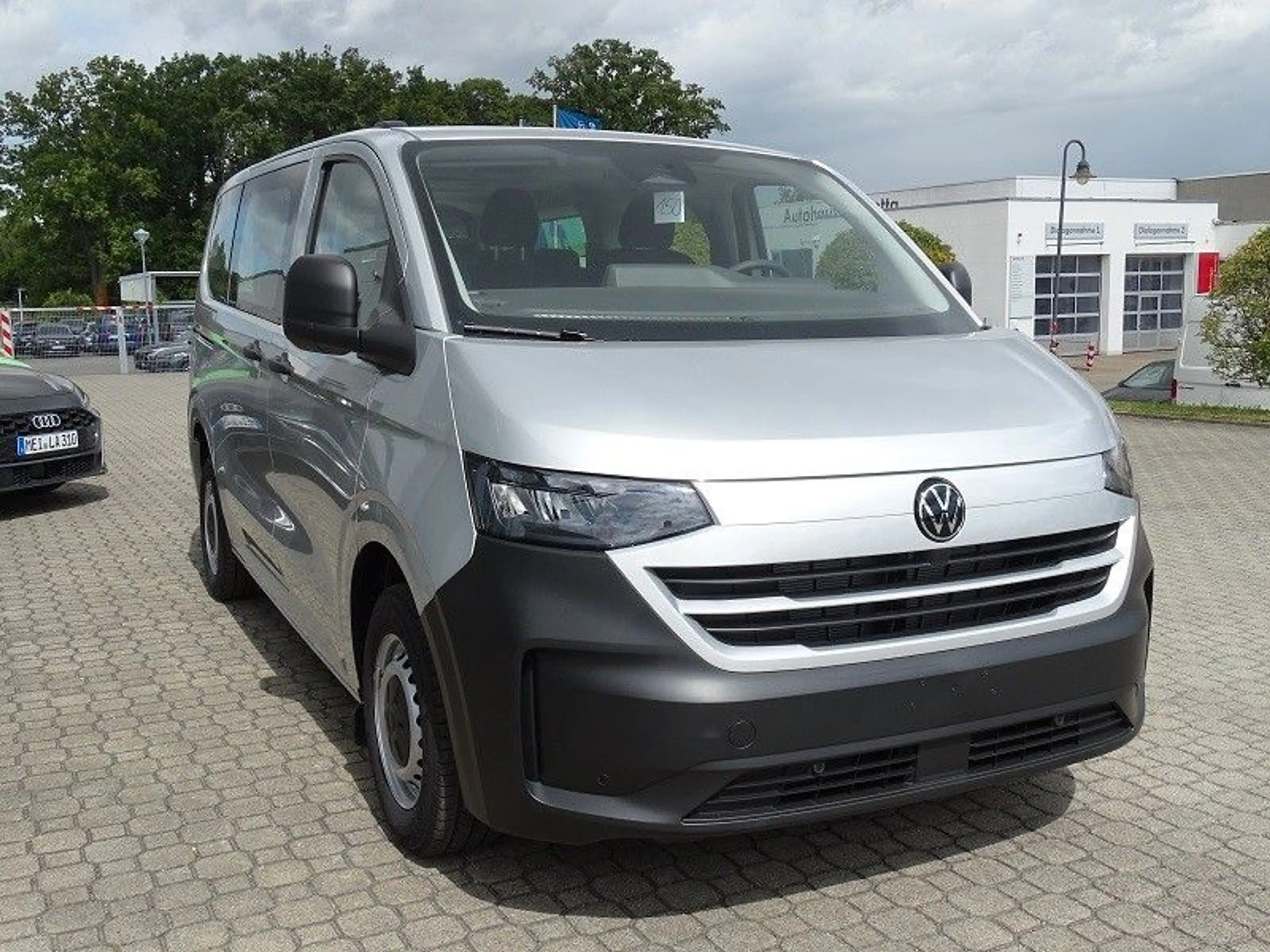 Volkswagen T7 Kombi 2.0 TDI Autom. KR - LED / AHZV — photo 3