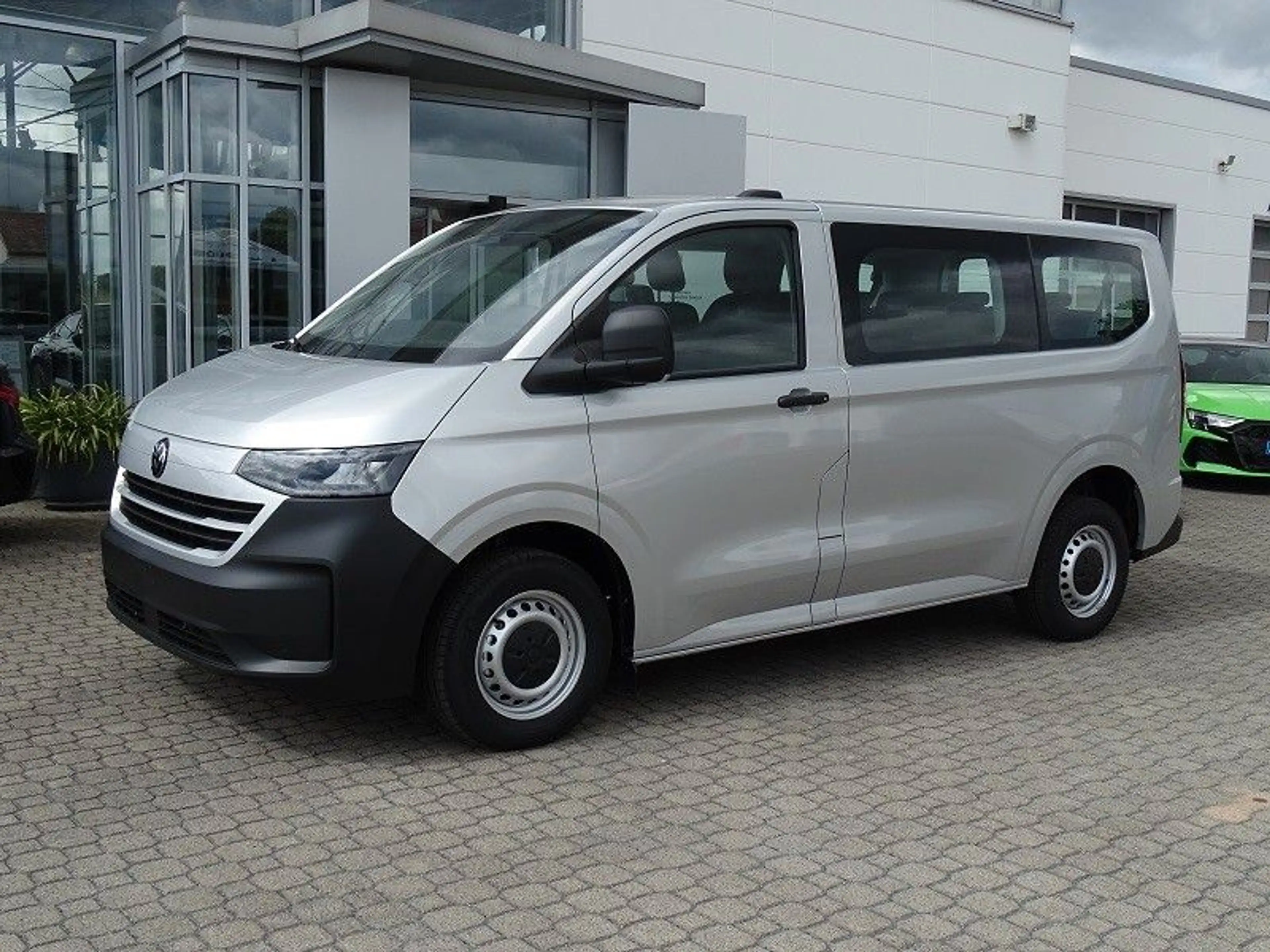 Volkswagen T7 Kombi 2.0 TDI Autom. KR - LED / AHZV — photo 4