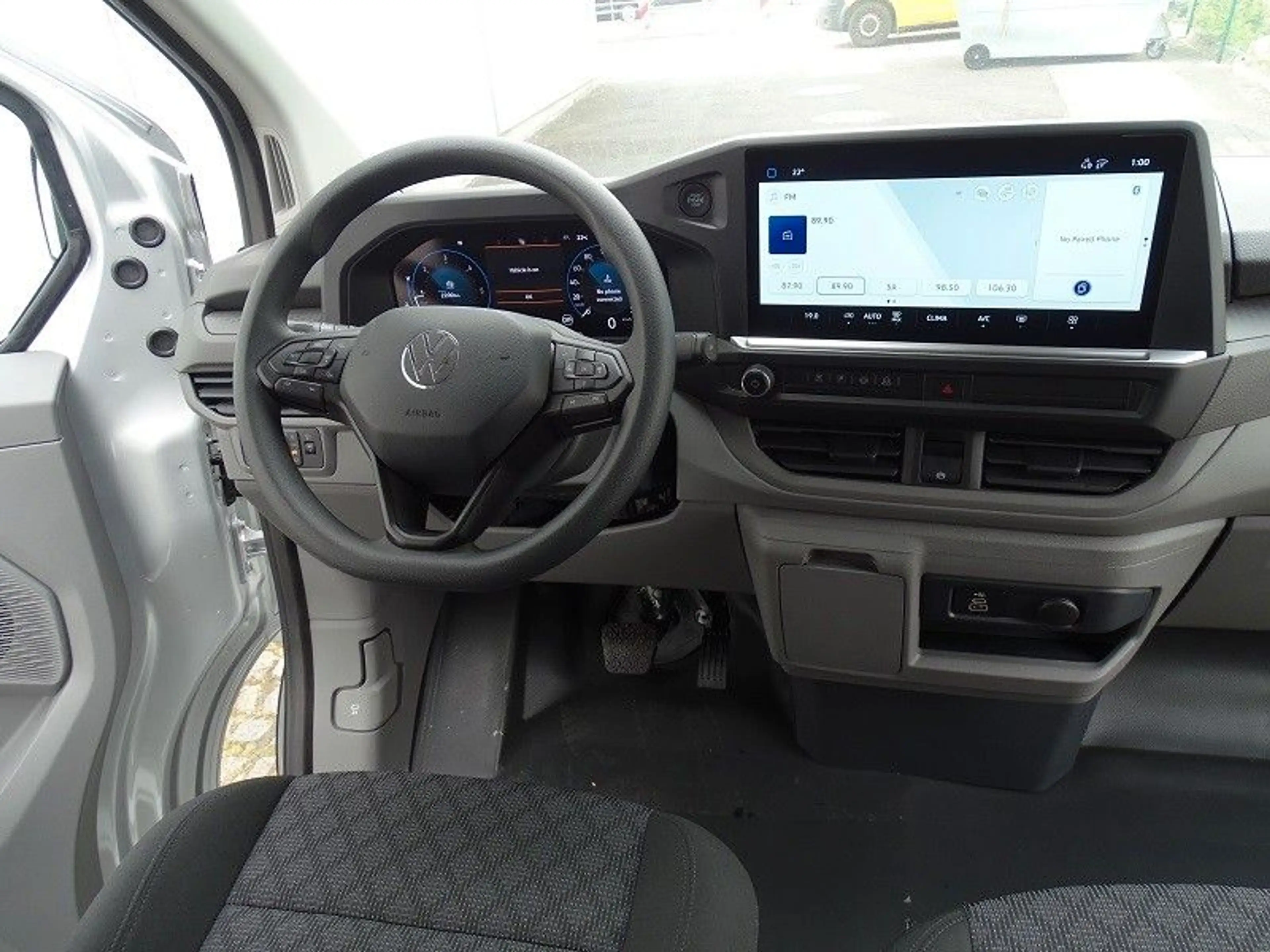 Volkswagen T7 Kombi 2.0 TDI Autom. KR - LED / AHZV — photo 10