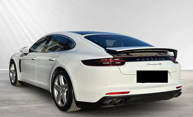 Porsche Panamera view 4