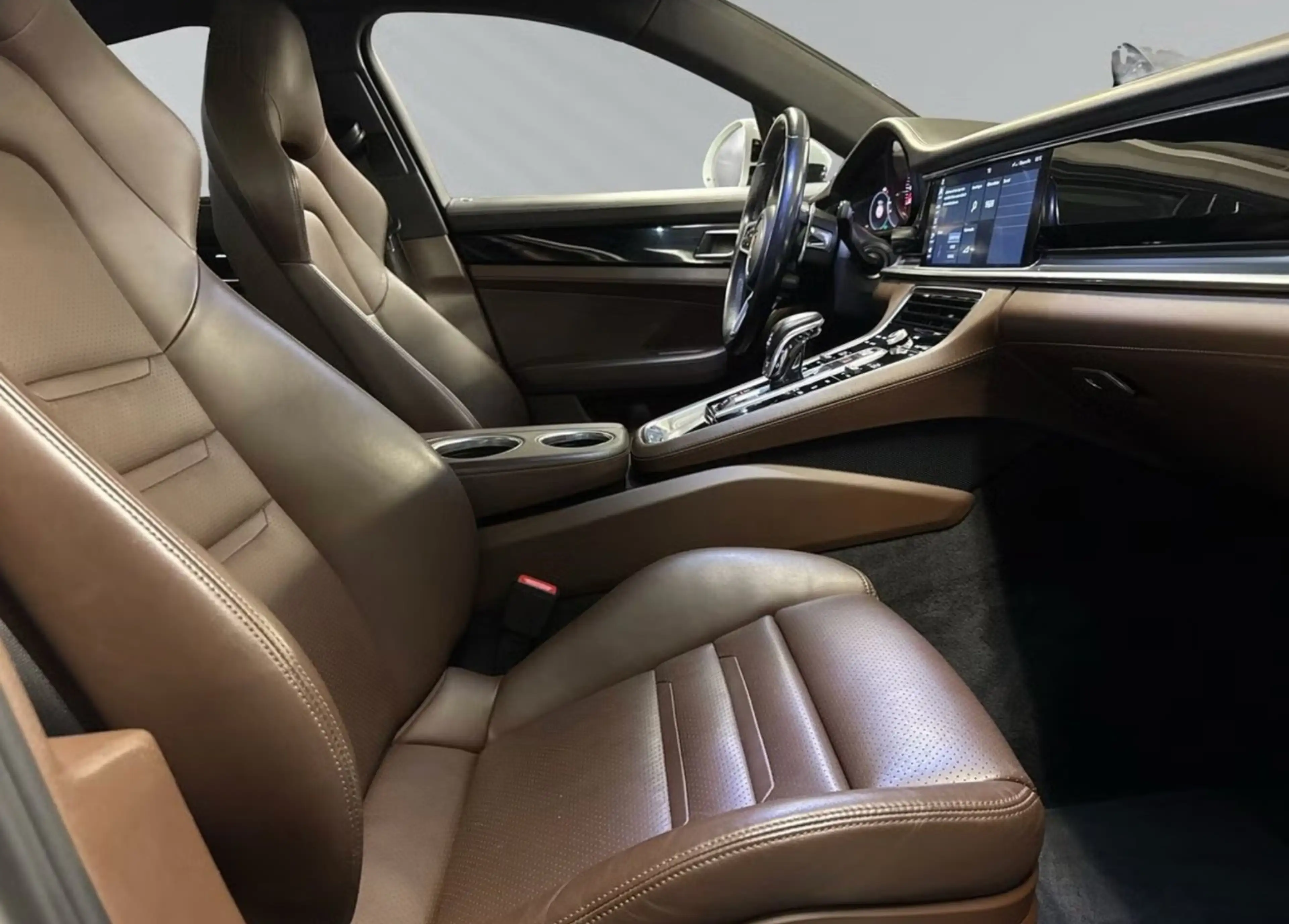 Porsche Panamera 4 S Schiebedach*PANO*AHK*PASM — photo 11