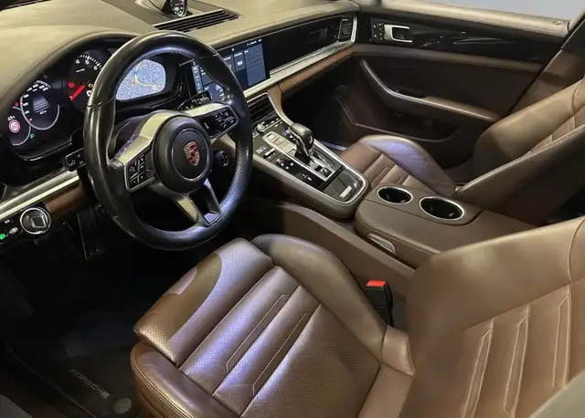 Porsche Panamera view 9