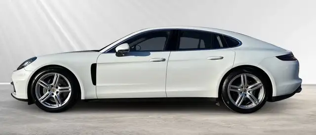 Porsche Panamera view 7