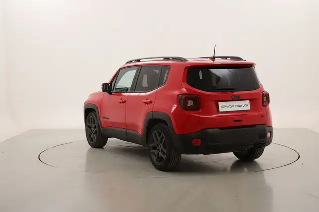Jeep Renegade view 3