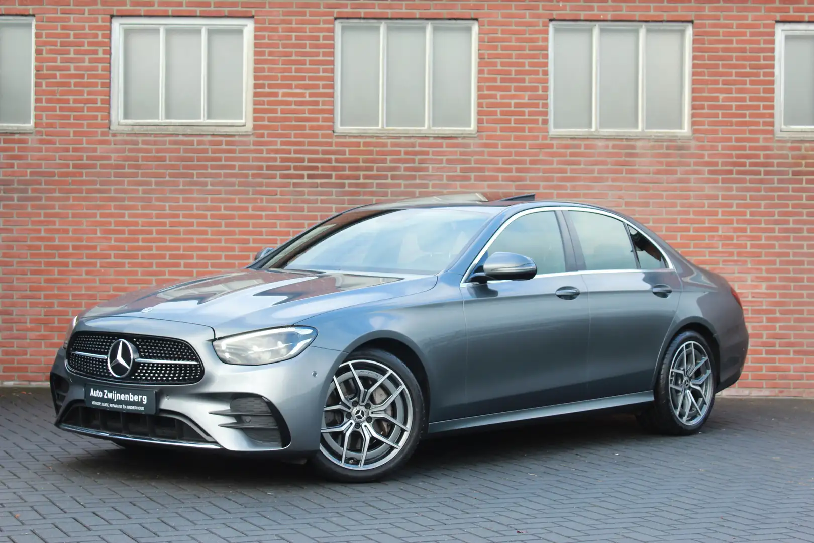 Mercedes-Benz E 220 d AMG Line | Schuifdak | Camera | Carplay | Grijs - 1