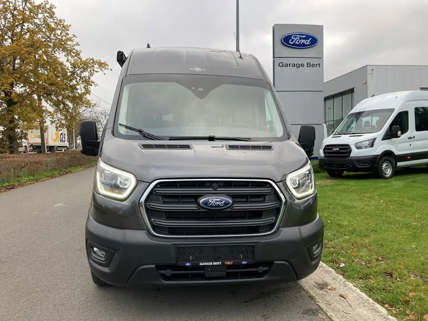 Ford Transit Big Nugget Limited automaat 185pk *FULL OPTION* Gris - 2