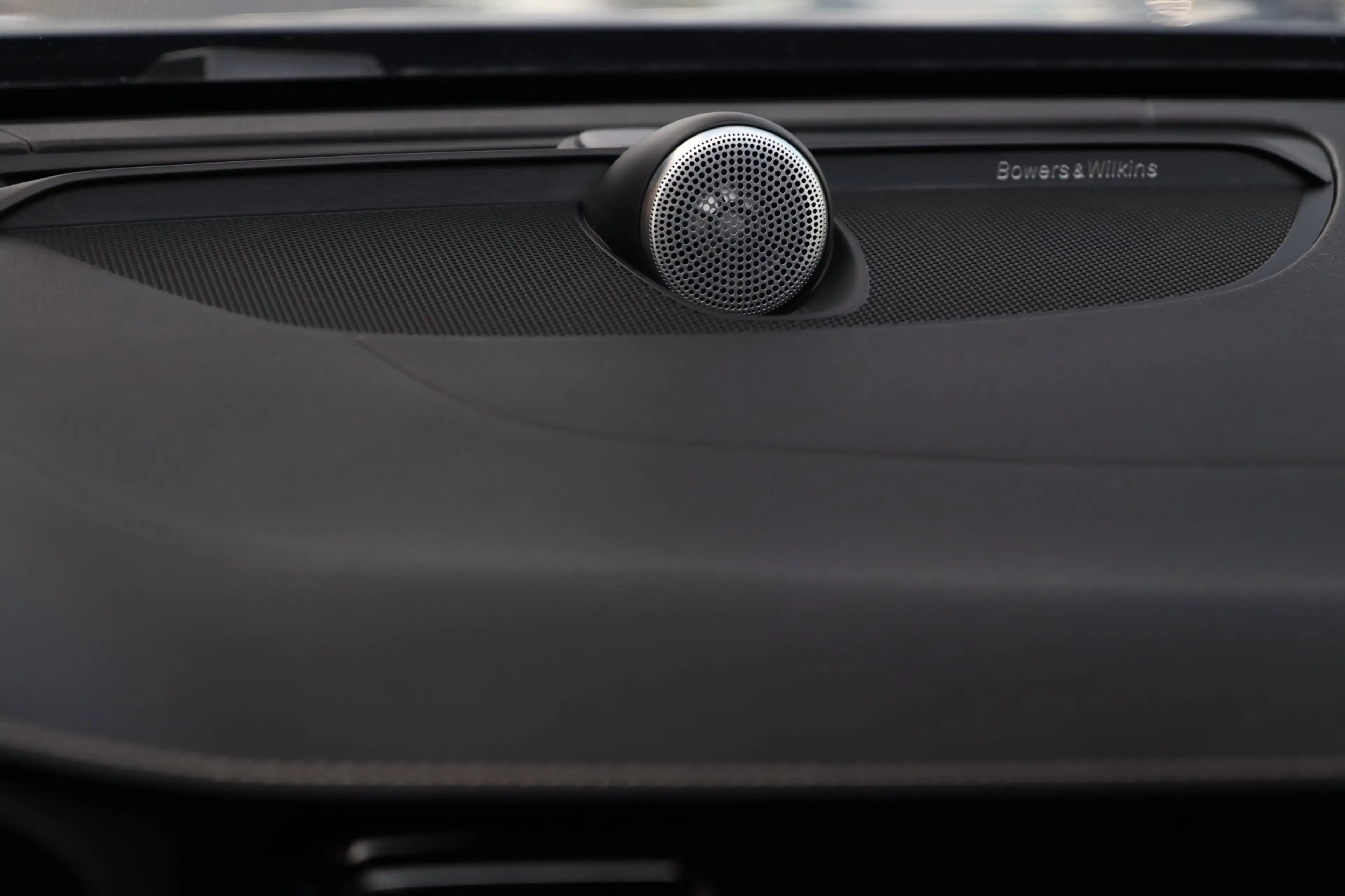 Volvo V60 2.0 T8 AWD Polestar Engineered / PANODAK / B&W / 1 — photo 9