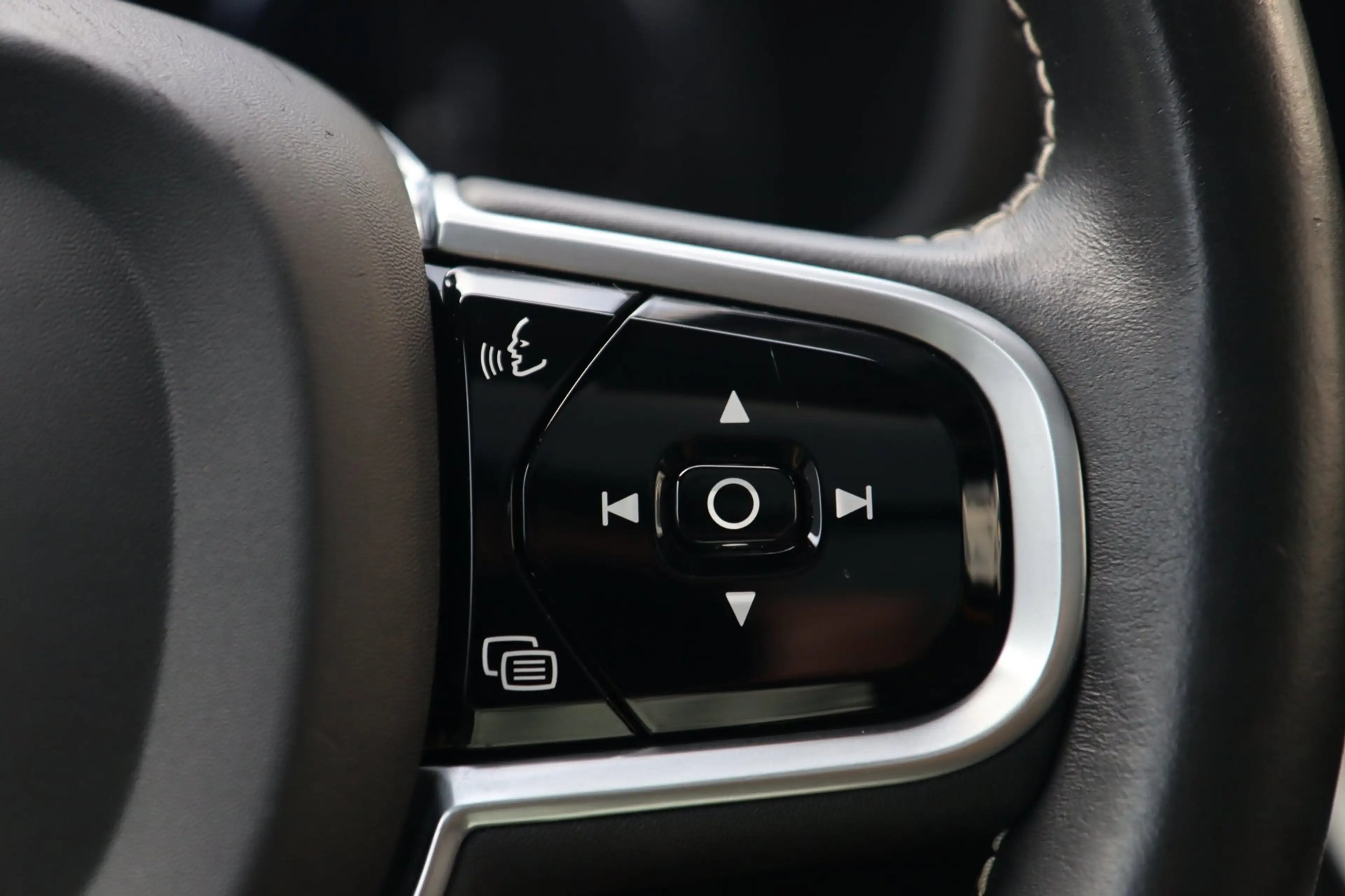 Volvo V60 2.0 T8 AWD Polestar Engineered / PANODAK / B&W / 1 — photo 14