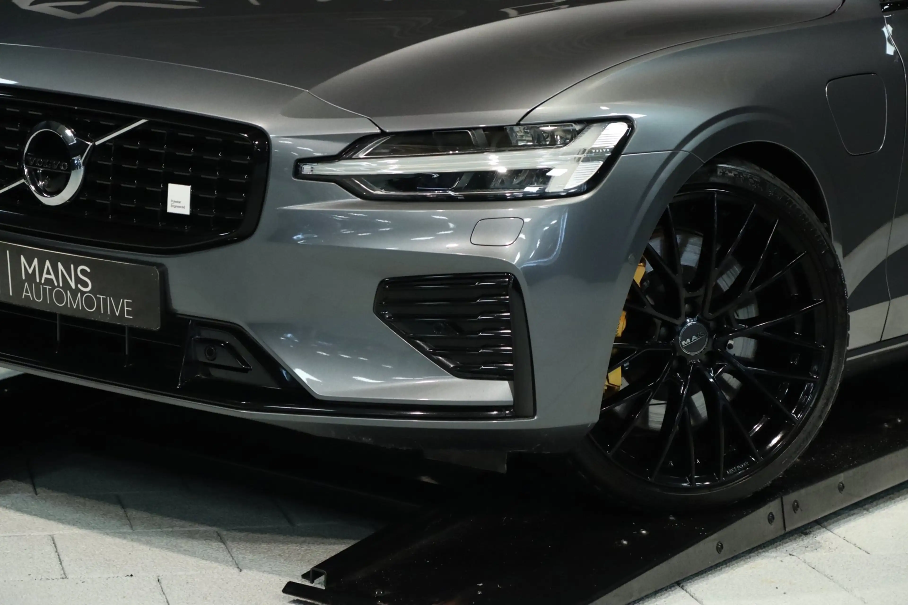 Volvo V60 2.0 T8 AWD Polestar Engineered / PANODAK / B&W / 1 — photo 4