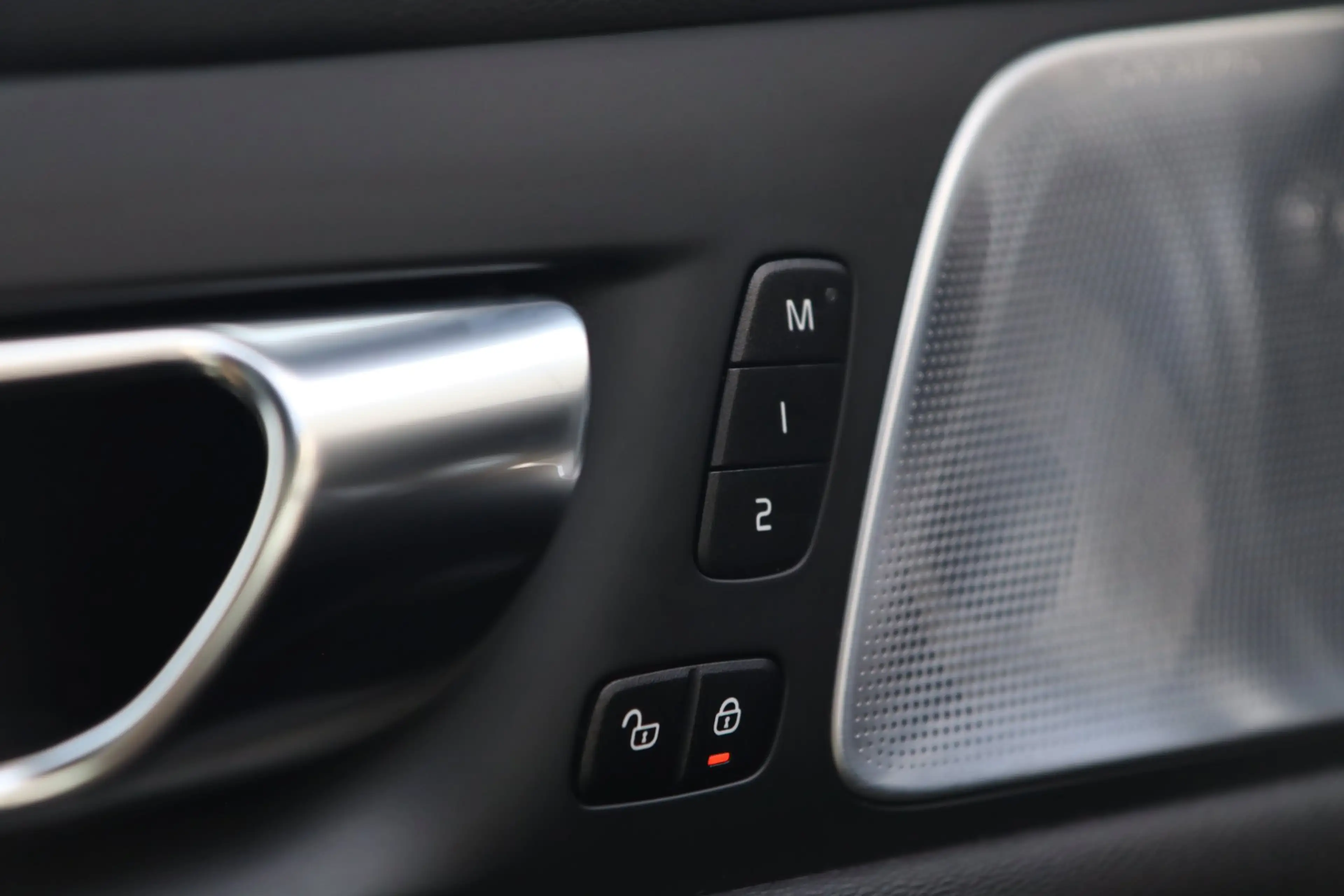Volvo V60 2.0 T8 AWD Polestar Engineered / PANODAK / B&W / 1 — photo 15
