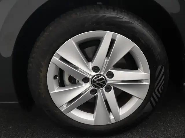 Volkswagen Golf view 6
