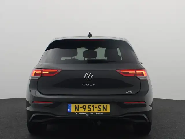Volkswagen Golf view 4