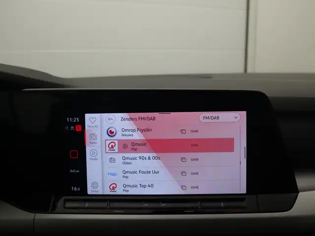 Volkswagen Golf view 24
