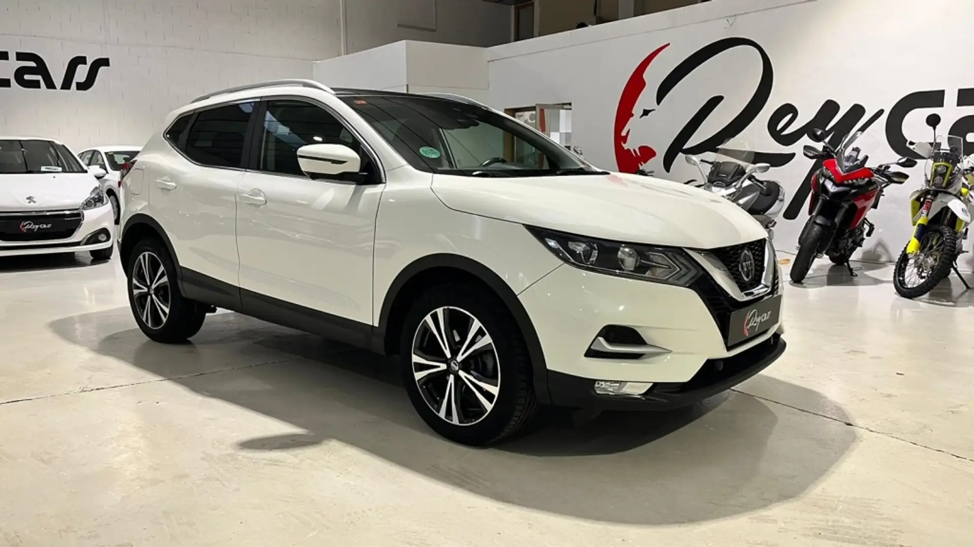 Nissan Qashqai 1.3 DIG-T N-Connecta 4x2 DCT 117kW Wit - 1