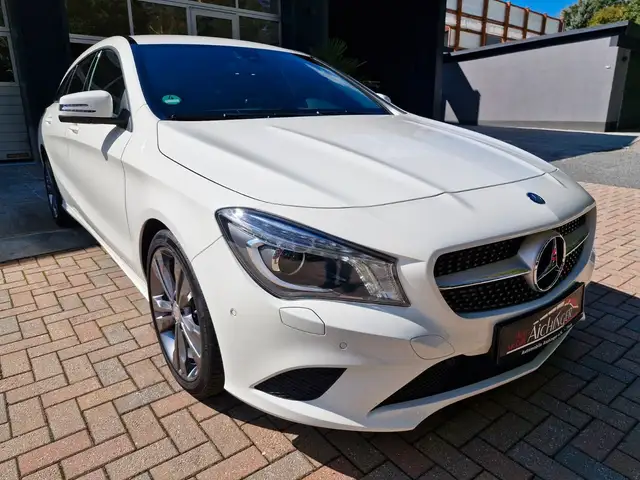 Mercedes-Benz CLA view 3