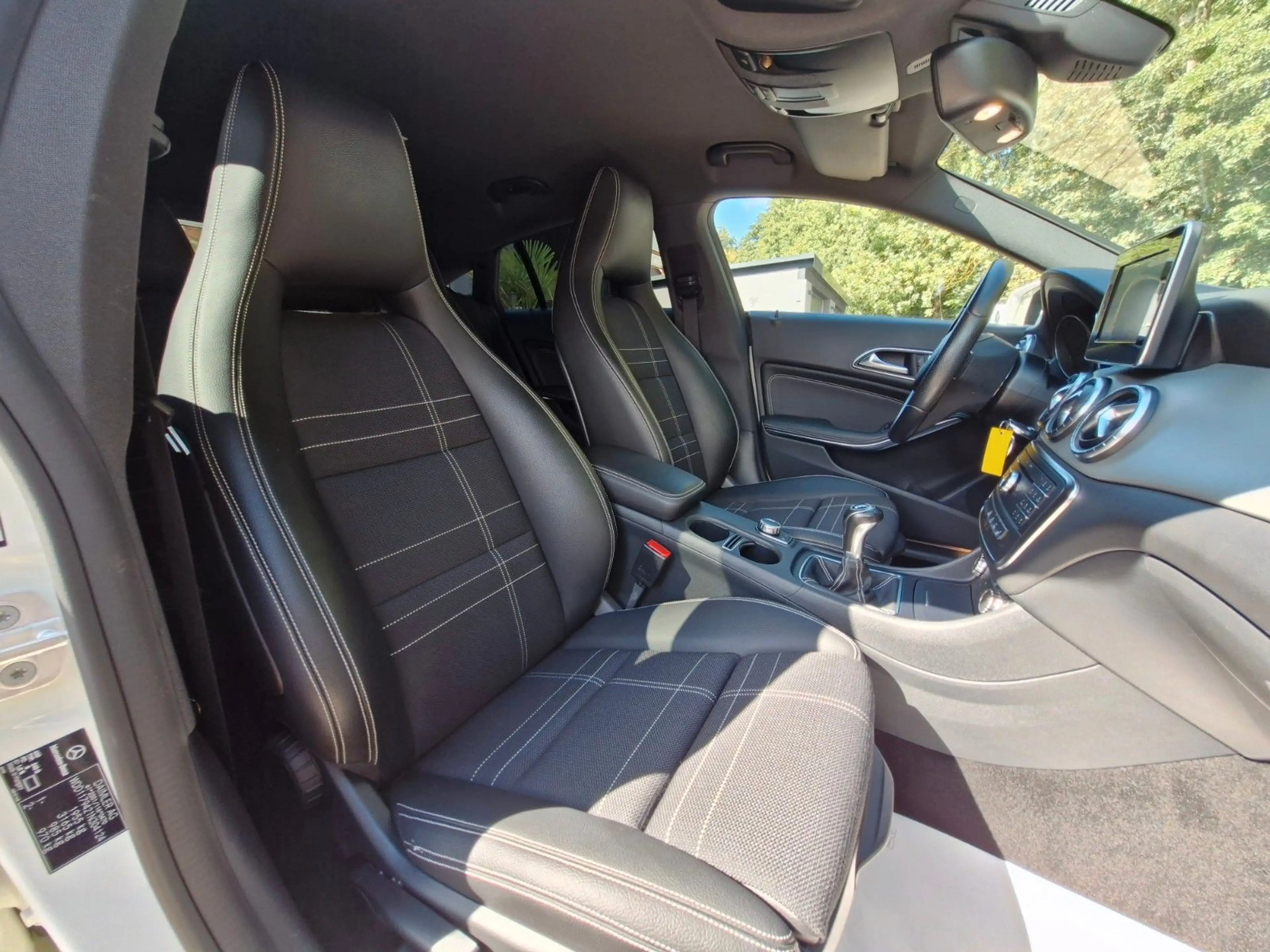 Mercedes-Benz CLA 180 72tkm Bi-Xenon Kamera — photo 12