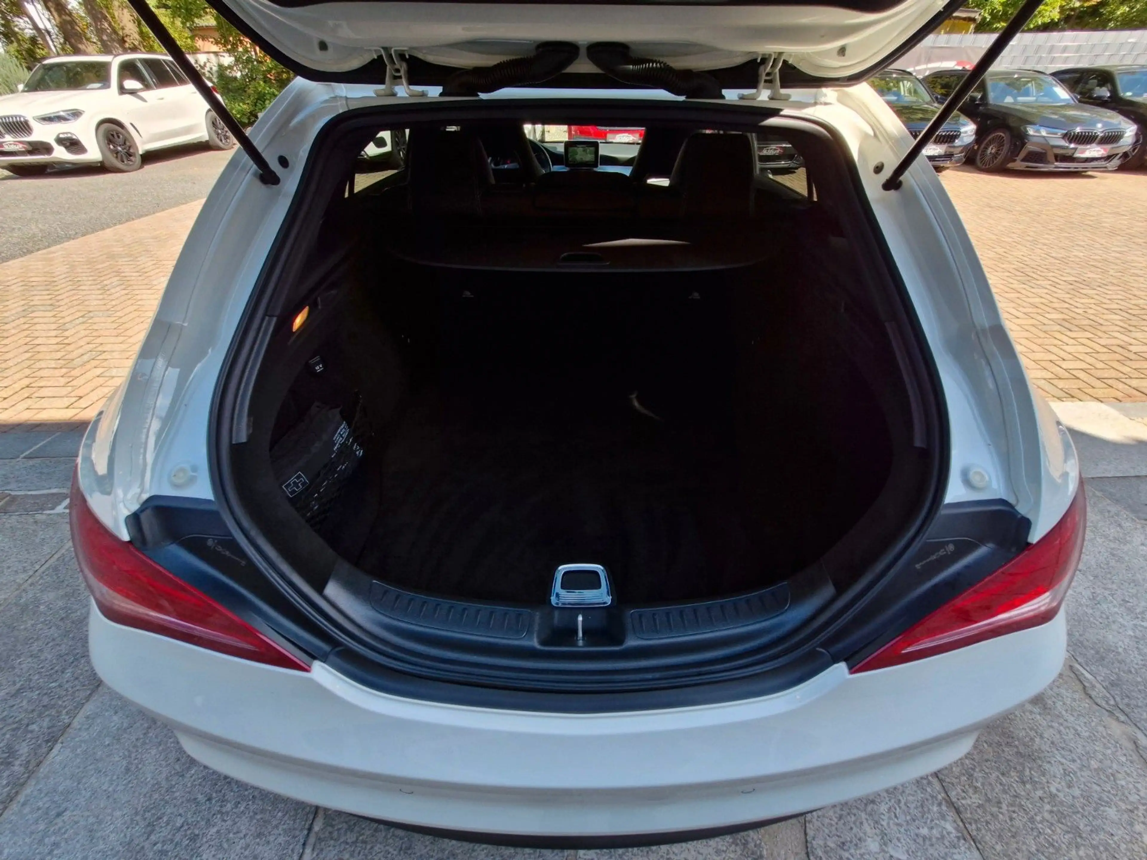 Mercedes-Benz CLA 180 72tkm Bi-Xenon Kamera — photo 14