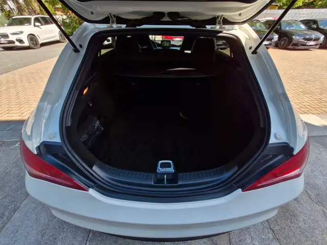 Mercedes-Benz CLA view 14