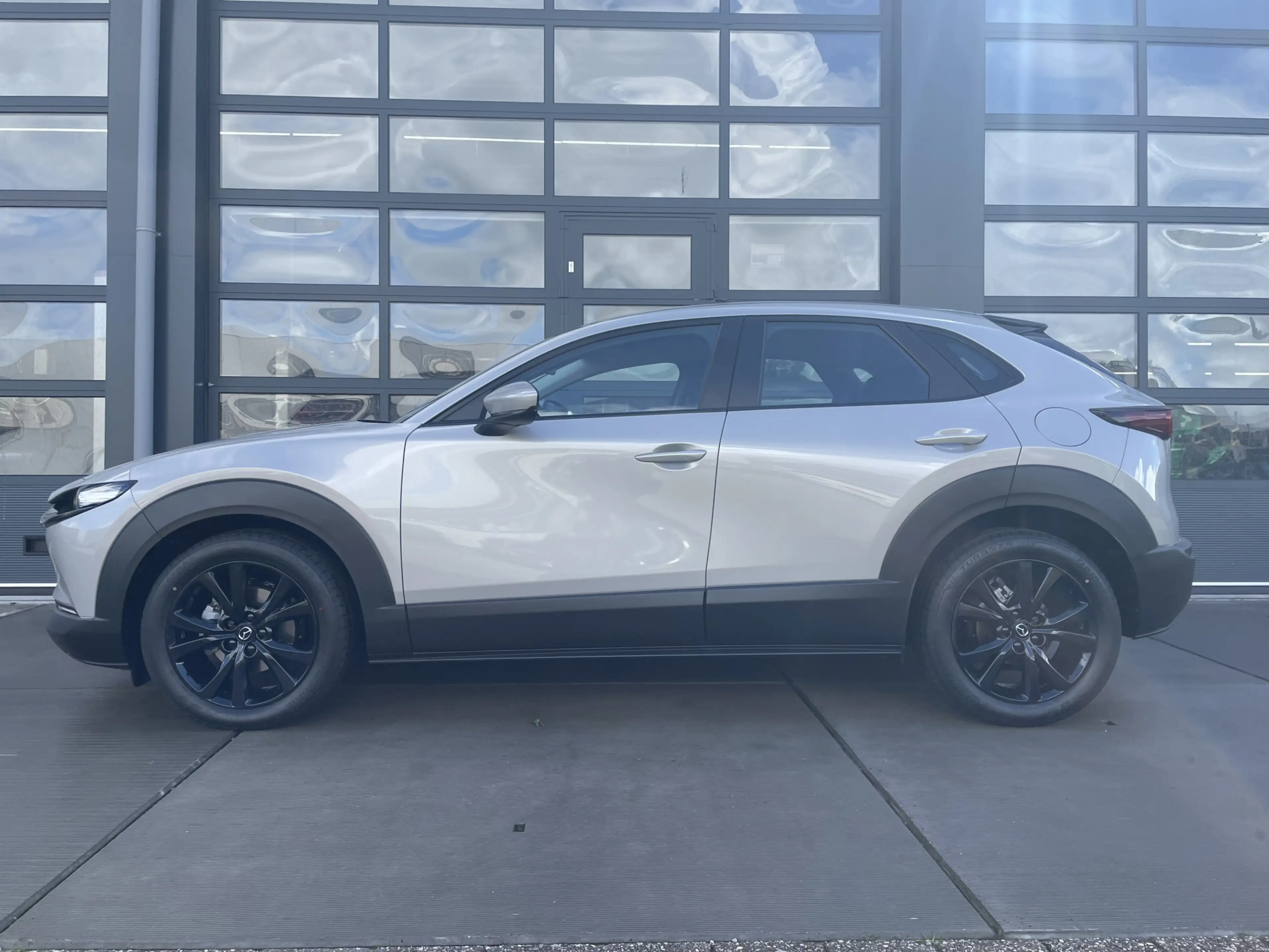 Mazda CX-30 2.5 e-SkyActiv-G M Hybrid 140 pk AUTOMAAT Centre-l — photo 3