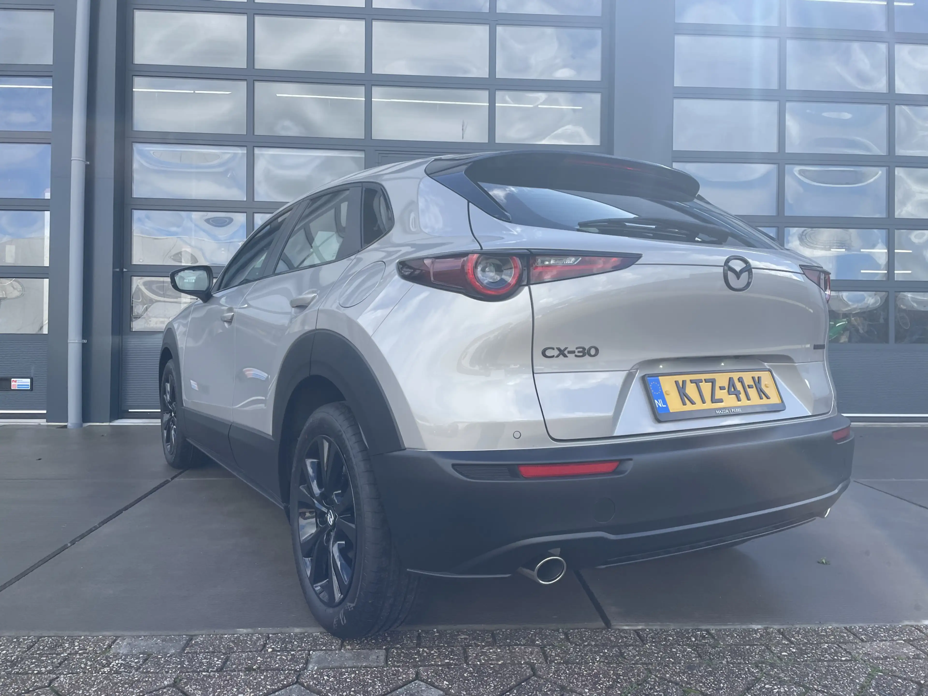 Mazda CX-30 2.5 e-SkyActiv-G M Hybrid 140 pk AUTOMAAT Centre-l — photo 6