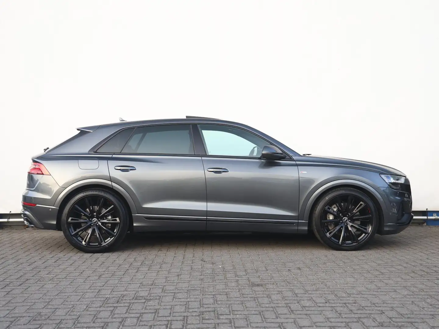 Audi Q8 55 TFSI e quattro Pro Line S 381 Pk | Matrix LED | Grau - 2