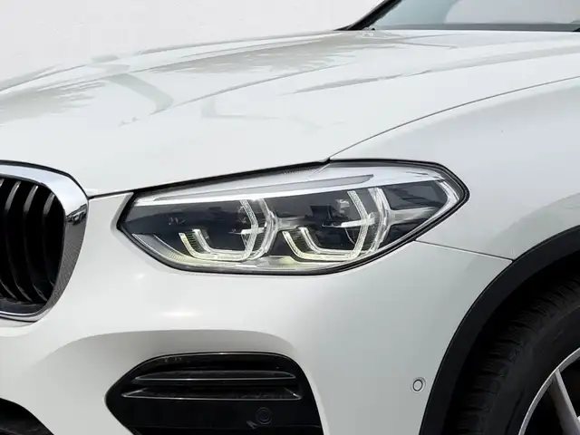 BMW X4 view 2