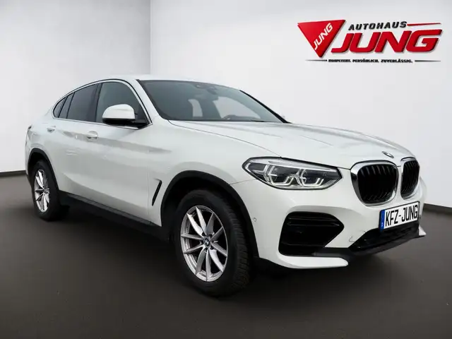 BMW X4 view 8