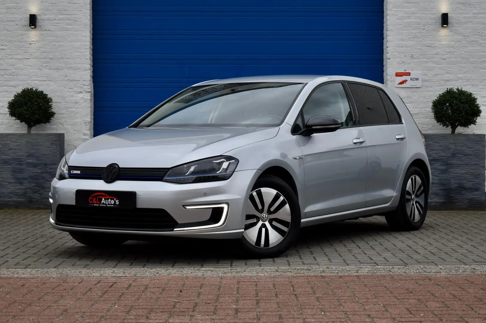 Volkswagen e-Golf |€2.000,- Subsidie | NIEUWSTAAT | Carplay | Navi | Šedá - 1