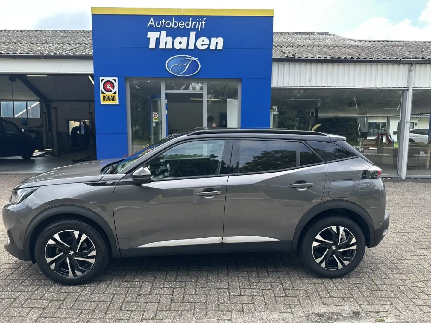 Peugeot 2008 1.2 PureTech GT Gris - 2