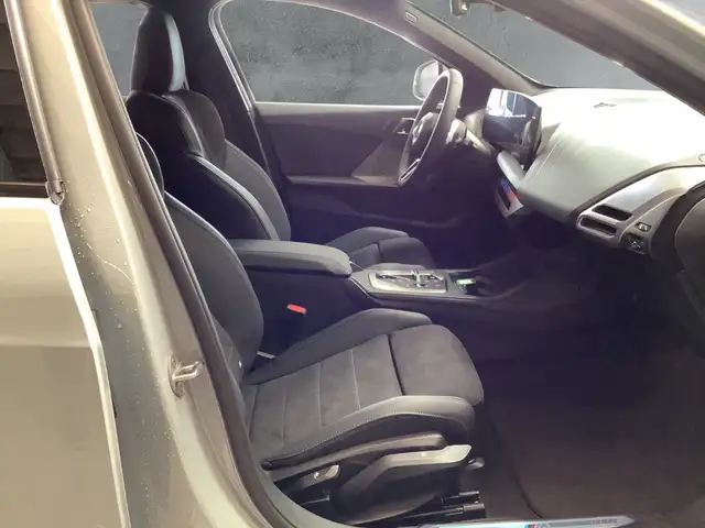 BMW 1 Series view 11