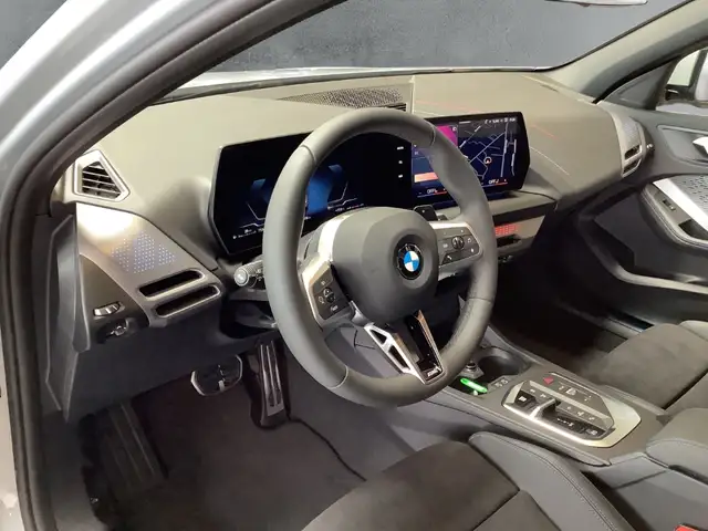 BMW 1 Series view 9