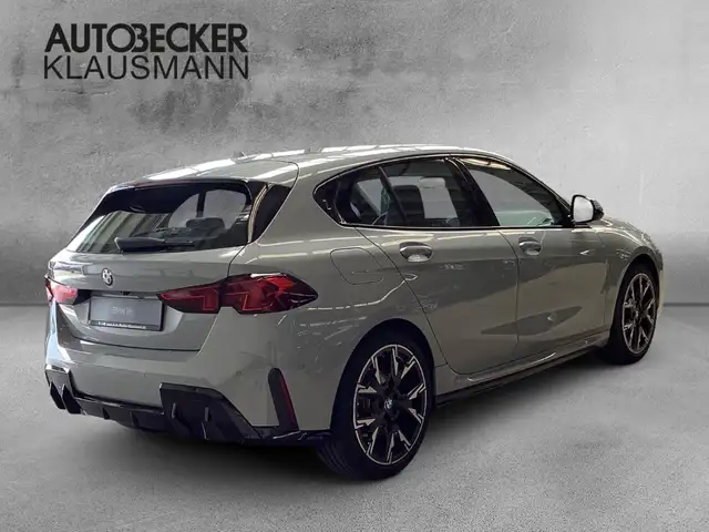 BMW 1 Series view 2