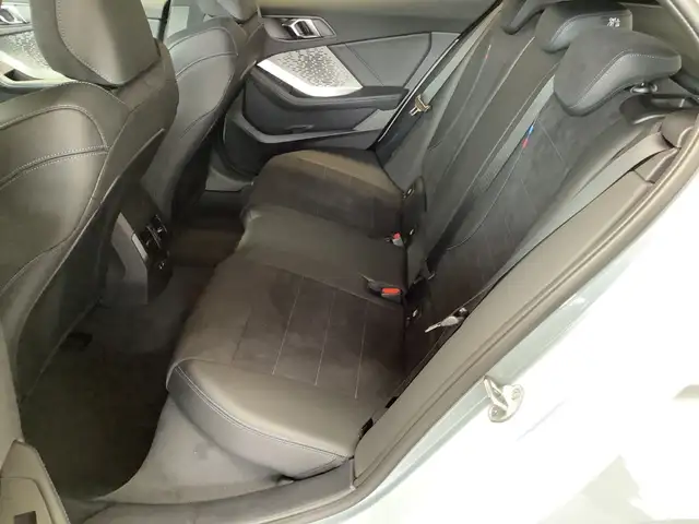BMW 1 Series view 13