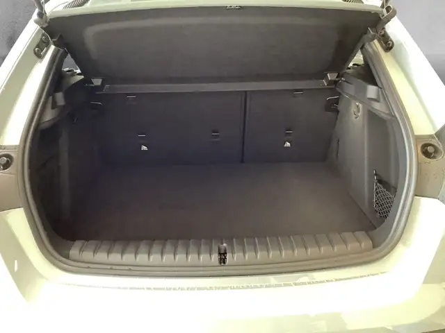 BMW 1 Series view 15