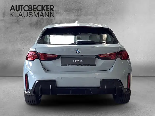 BMW 1 Series view 6