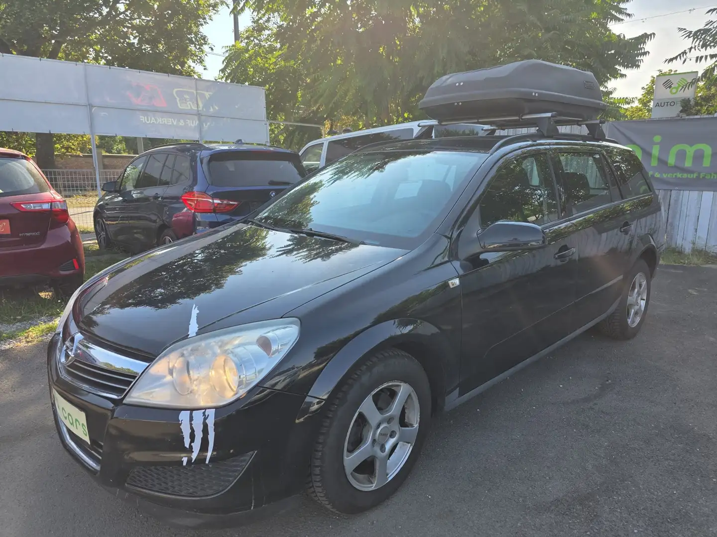 Opel Astra Kombi Schwarz - 2