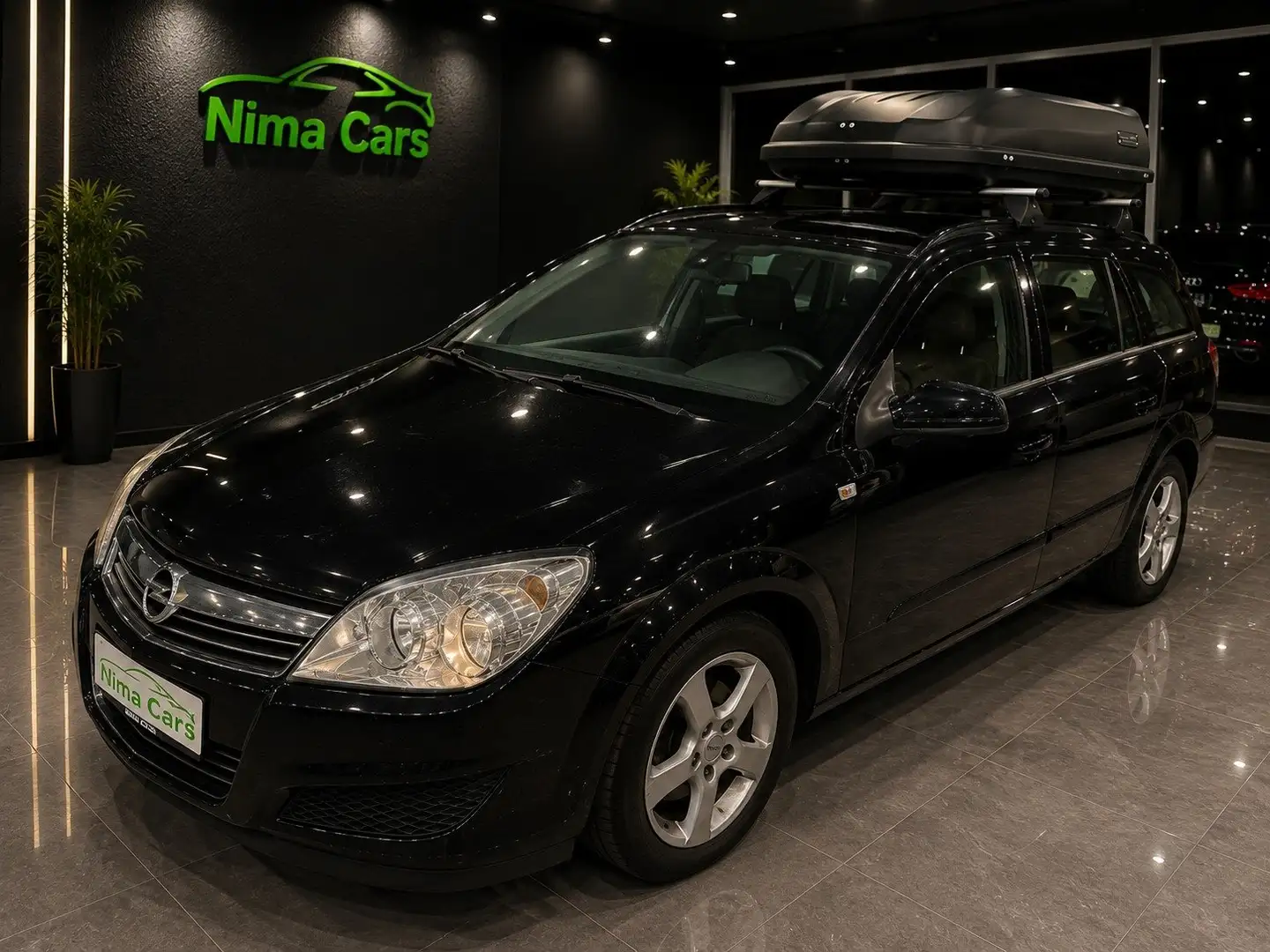 Opel Astra Kombi Schwarz - 1